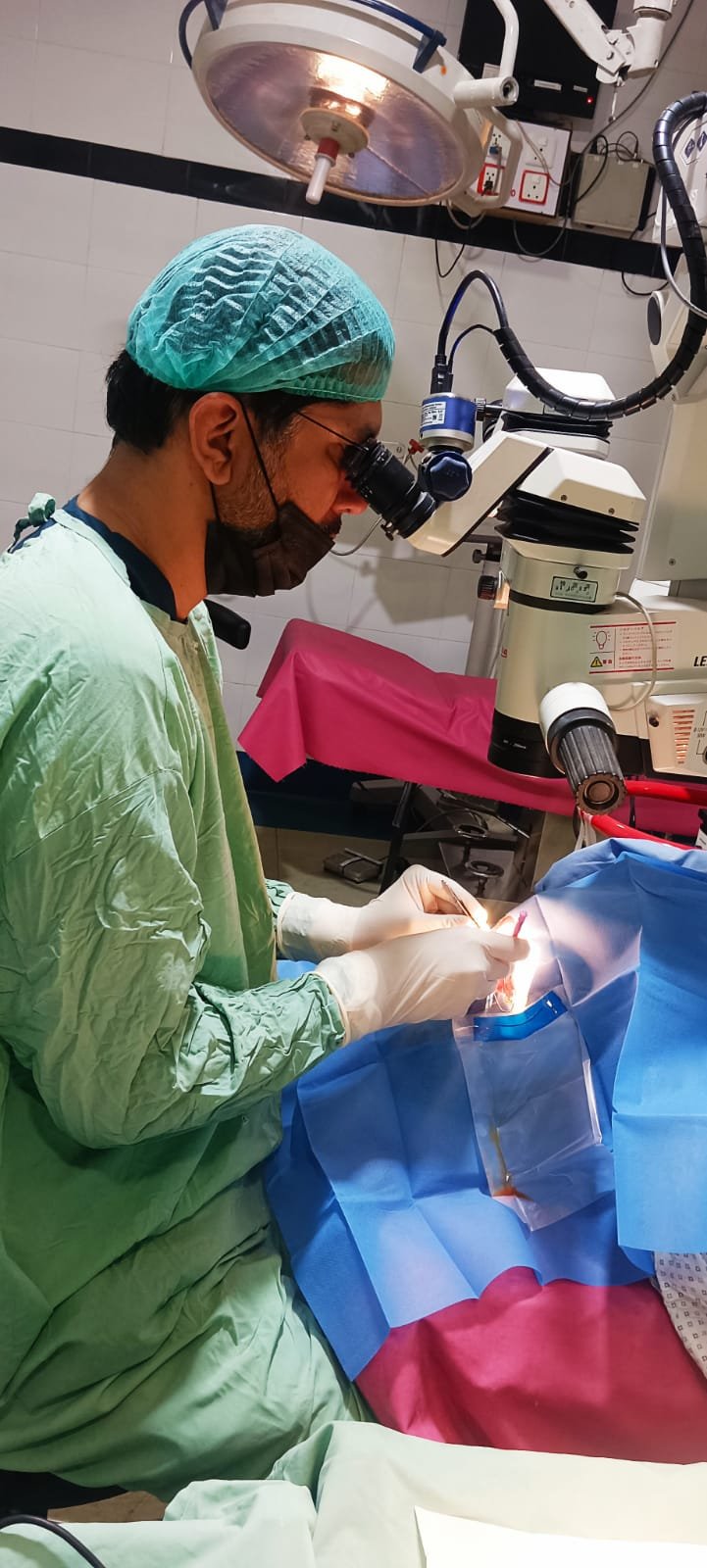 Cataract Surgery by Dr Sohail Arshad Ch at Vision care eye clinic
